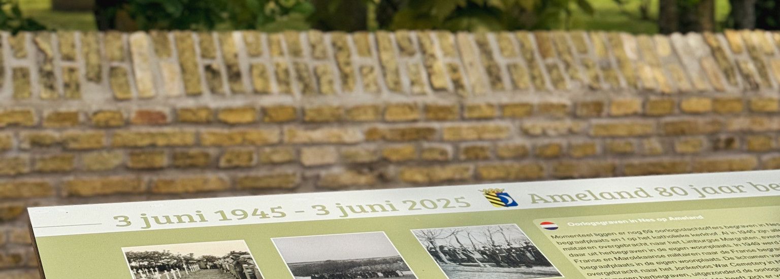 Bevrijdingsfoto’s op panelen - VVV Ameland