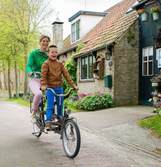 Met kinderen fietsen op Ameland - VVV Ameland
