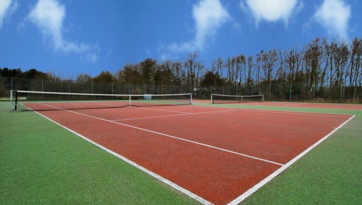 Tennisbaan Fletcher Resort-Hotel Amelander Kaap - VVV Ameland