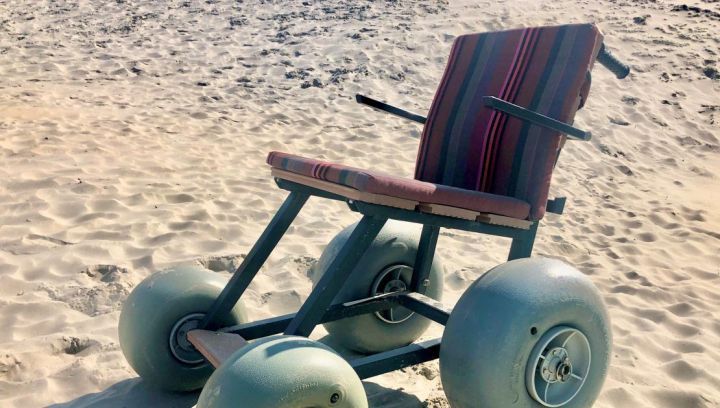 De Jutter strandrolstoel - VVV Ameland