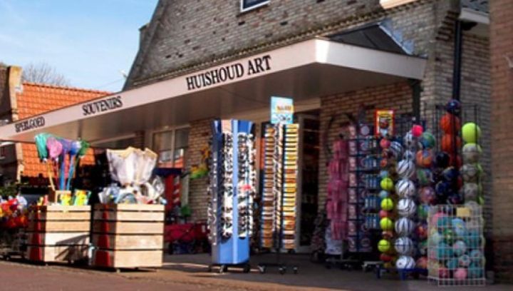 Boekhandel Van den Brink - VVV Ameland