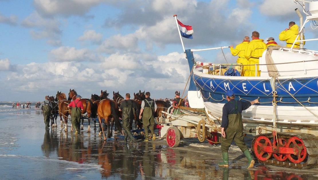 Demonstratie paardenreddingboot - VVV Ameland - foto Nanne Nicolai